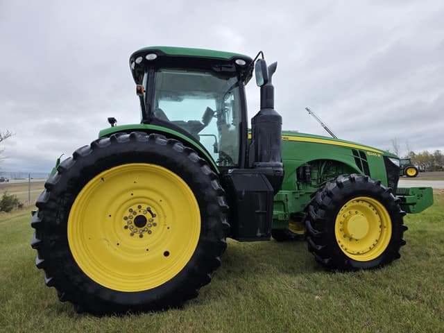 Image of John Deere 8245R equipment image 4