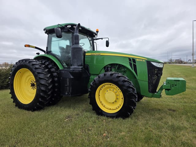 Image of John Deere 8245R equipment image 3