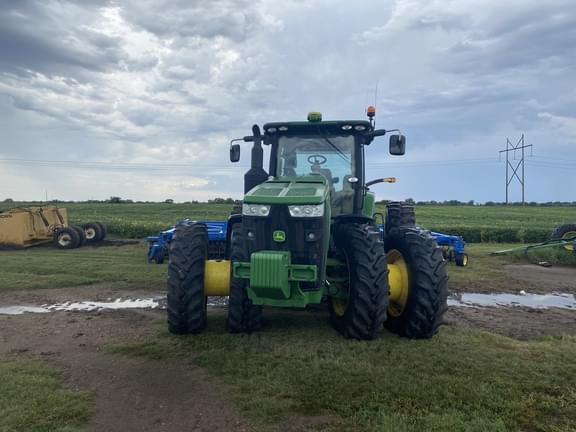 Image of John Deere 8245R equipment image 2
