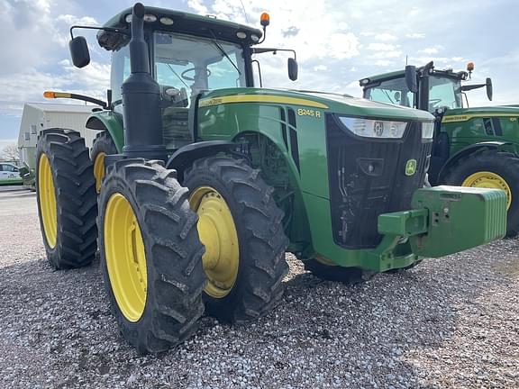 Image of John Deere 8245R equipment image 2