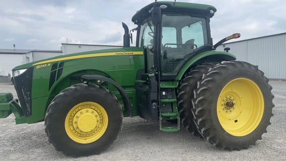 2016 John Deere 8245R Equipment Image0