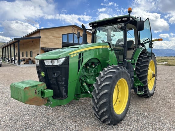 2016 John Deere 8245R Equipment Image0