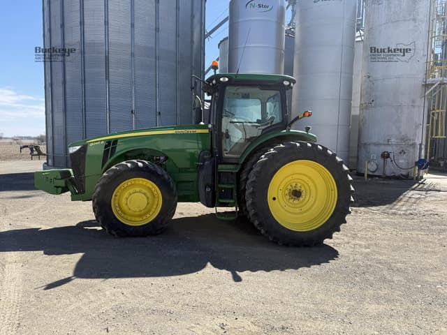 Image of John Deere 8245R equipment image 1