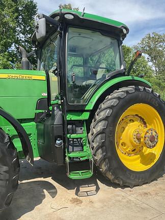 Image of John Deere 8245R equipment image 4
