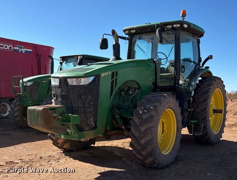 2016 John Deere 8245R Equipment Image0