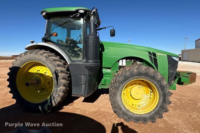 Image of John Deere 8245R equipment image 3