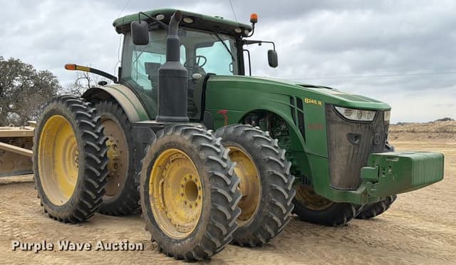 Image of John Deere 8245R equipment image 2