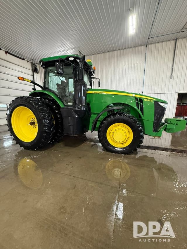 Image of John Deere 8245R equipment image 4