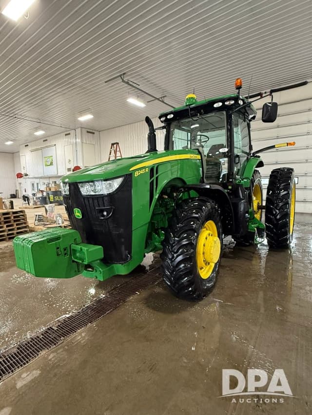 Image of John Deere 8245R equipment image 2