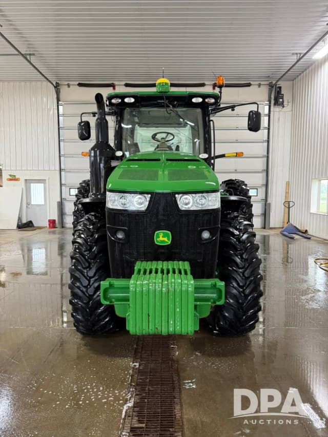 Image of John Deere 8245R equipment image 1