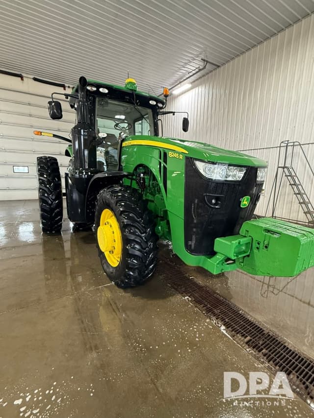 Image of John Deere 8245R equipment image 3
