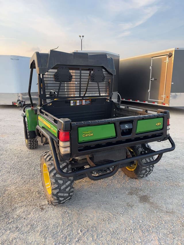 Image of John Deere XUV 825E equipment image 4