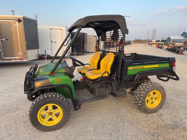 Image of John Deere XUV 825E equipment image 1