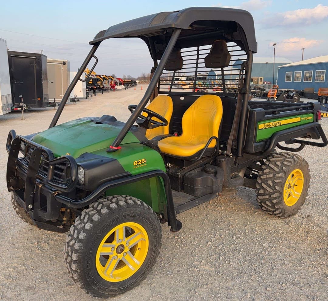 Image of John Deere XUV 825E Primary image