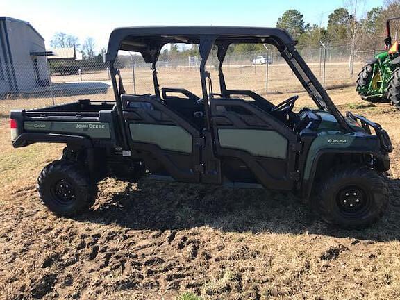 Image of John Deere Gator XUV 825i S4 equipment image 1