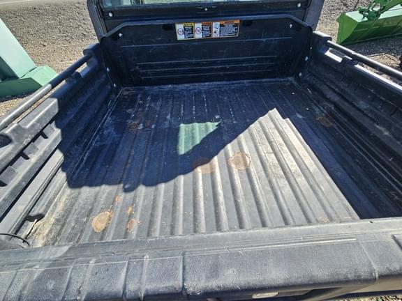 Image of John Deere Gator XUV 825i equipment image 4