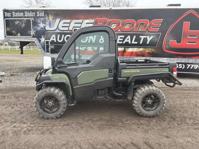 Image of John Deere Gator XUV 825i equipment image 1