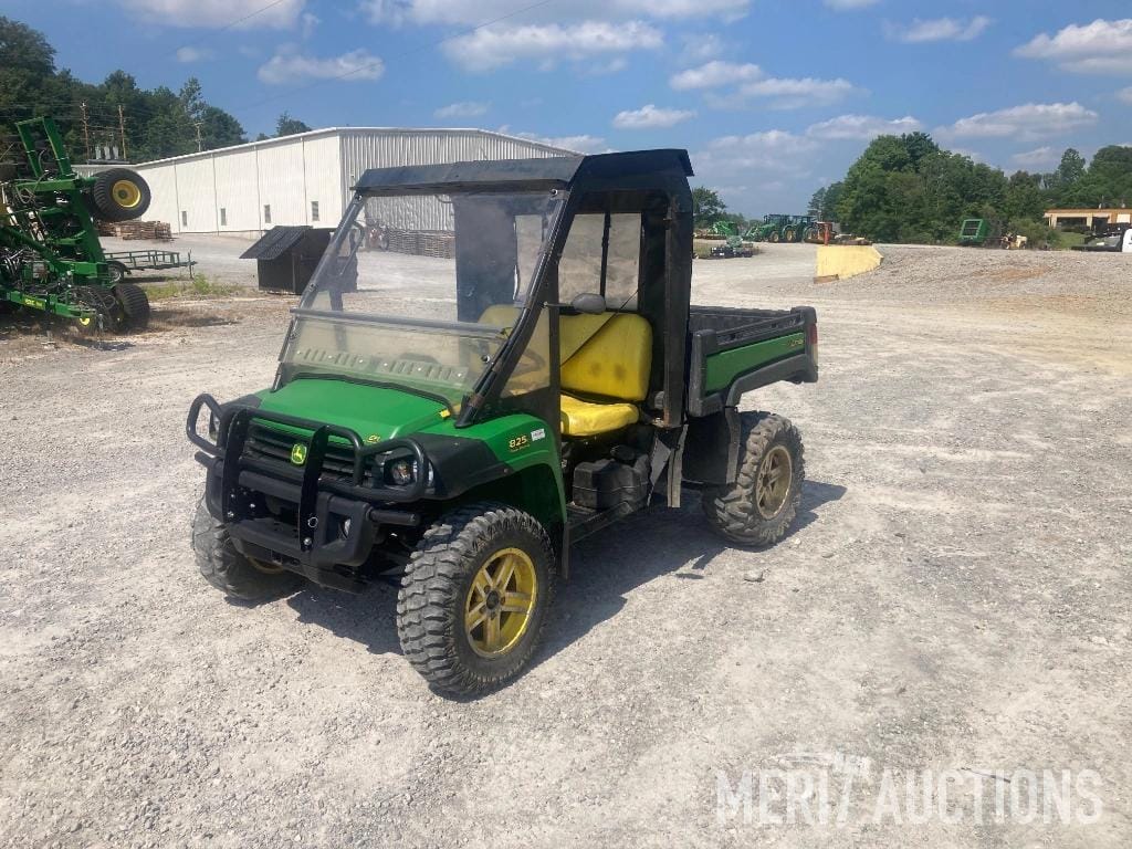 2016 John Deere Gator XUV 825i Equipment Image0