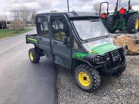 Main image John Deere Gator XUV 825i S4