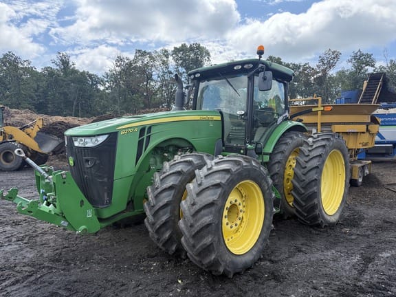2016 John Deere 8270R Equipment Image0