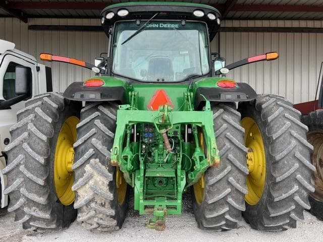 Image of John Deere 8270R equipment image 2
