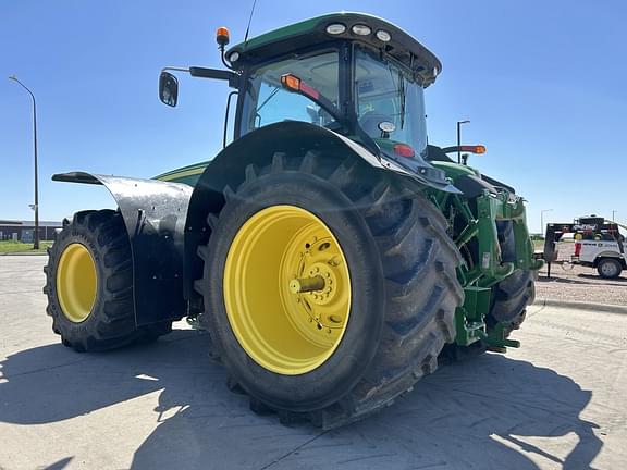 Image of John Deere 8270R equipment image 2