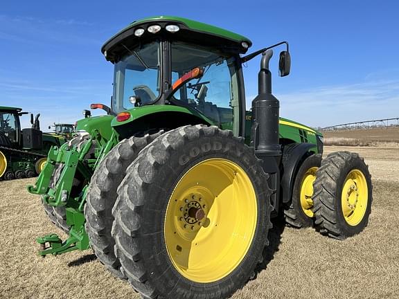 Image of John Deere 8270R equipment image 3