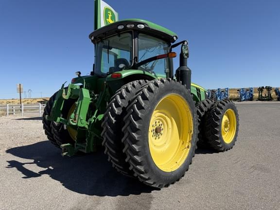 Image of John Deere 8270R equipment image 4