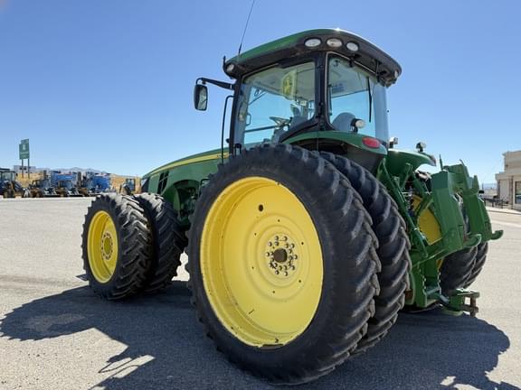 Image of John Deere 8270R equipment image 2