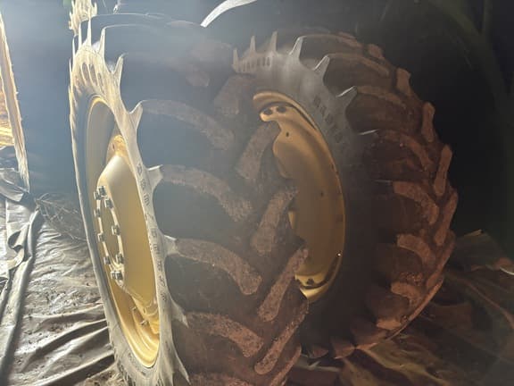 Image of John Deere 8270R equipment image 3