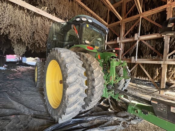 Image of John Deere 8270R equipment image 2