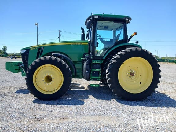 Image of John Deere 8270R equipment image 3
