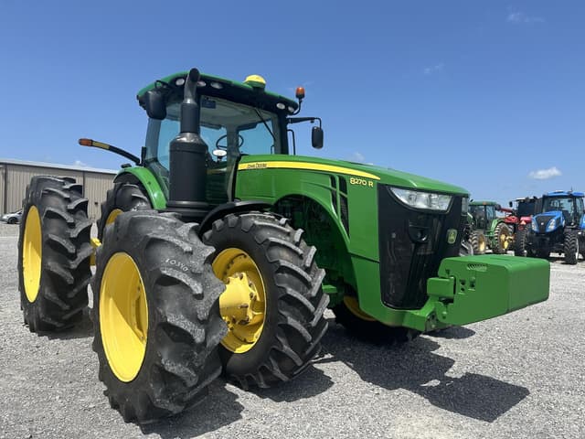 Image of John Deere 8270R equipment image 1
