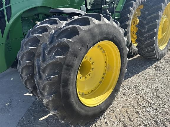 Image of John Deere 8270R equipment image 2