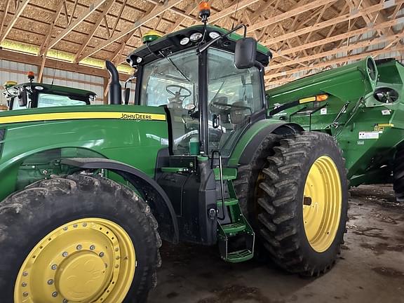Image of John Deere 8270R equipment image 2