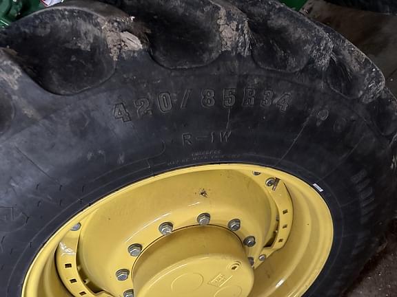 Image of John Deere 8270R equipment image 3