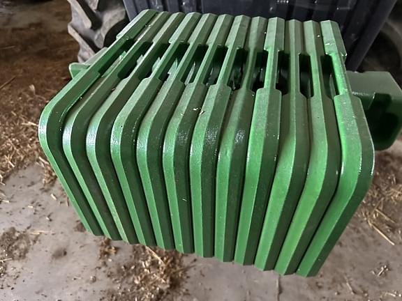 Image of John Deere 8270R equipment image 1