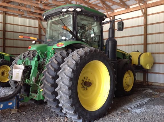 Image of John Deere 8270R equipment image 1