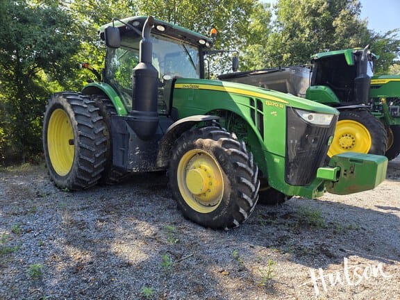 2016 John Deere 8270R Equipment Image0