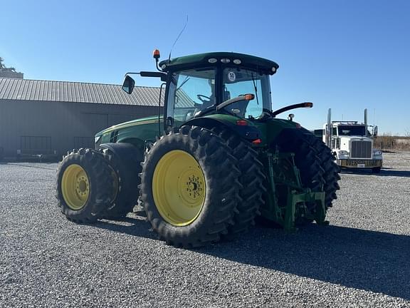 Image of John Deere 8270R equipment image 1