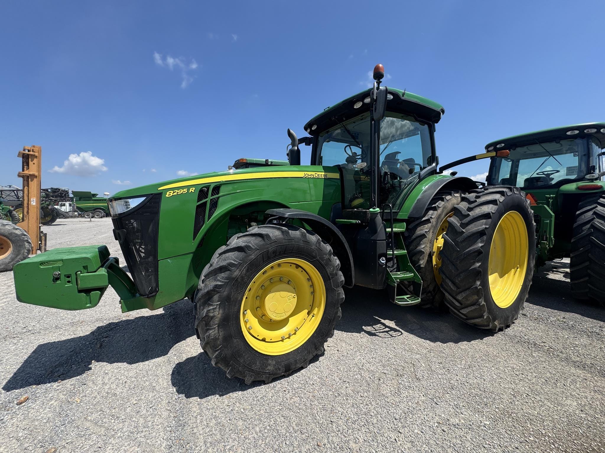 2016 John Deere 8295R Equipment Image0