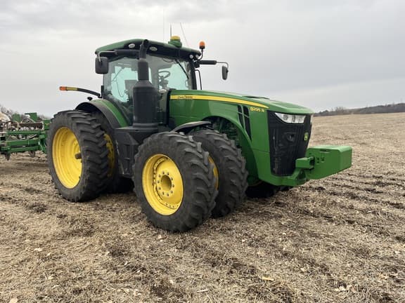 Image of John Deere 8295R equipment image 4