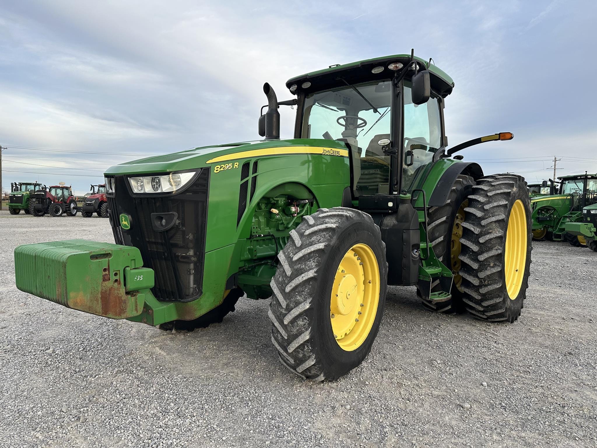 2016 John Deere 8295R Equipment Image0