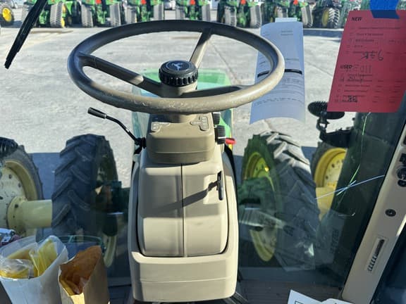 Image of John Deere 8295R equipment image 3