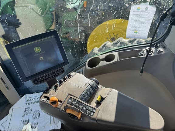 Image of John Deere 8295R equipment image 4