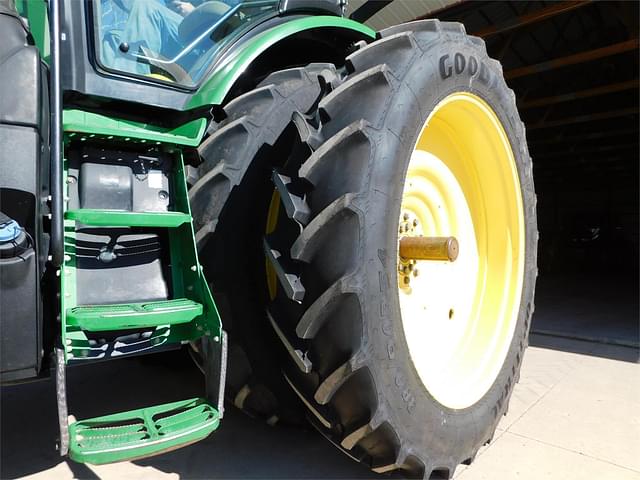 Image of John Deere 8295R equipment image 4