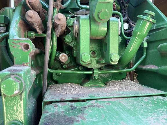 Image of John Deere 8295R equipment image 3