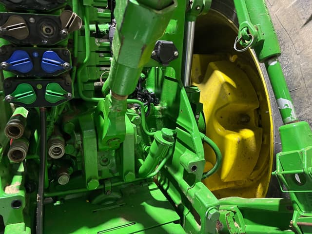 Image of John Deere 8295R equipment image 3