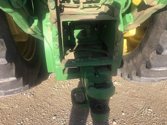 Image of John Deere 8320R equipment image 4