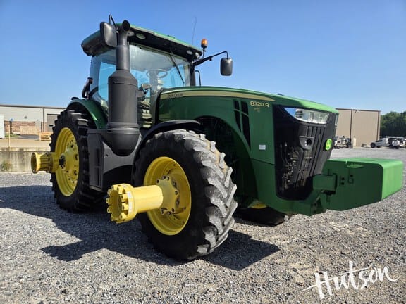 2016 John Deere 8320R Equipment Image0